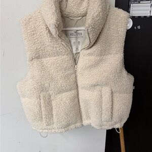 Hollister Ivory Sherpa Half-Zip Vest